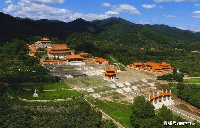 朱元璋祖坟风水传说_李嘉诚祖坟风水图片_朱元璋祖坟风水图片