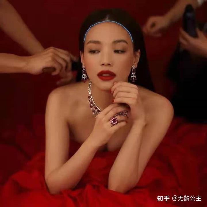 好窄额头面相际线低的女人_额头窄是发际线低吗_额头窄发际线低的人面相好不好